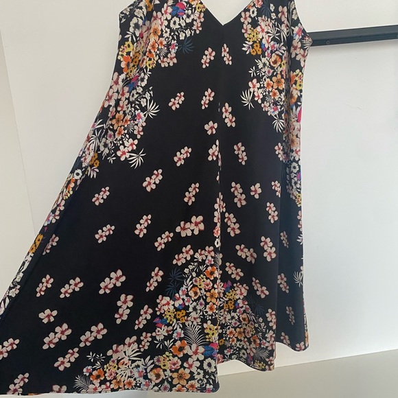Zara Floral Mini Swing Dress Size Medium - Picture 4 of 9